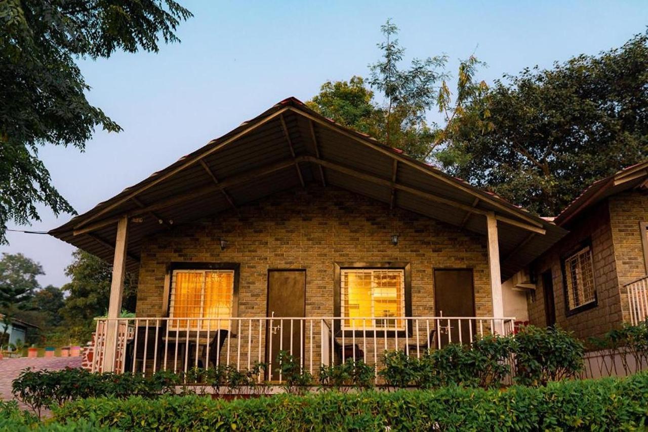 Sunshine Resort Pune Exterior photo